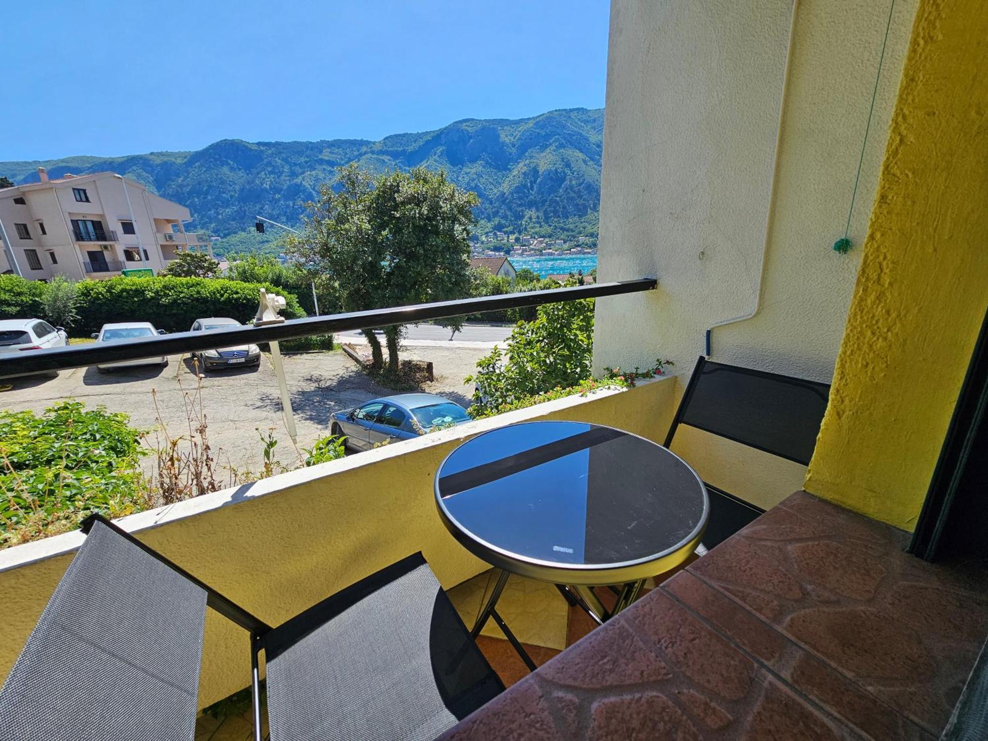 Apartment Luka Kotor Eksteriør billede